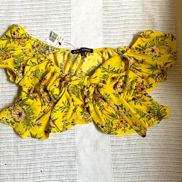 Puff Short Sleeve Crop Top - Picture 2 of 3